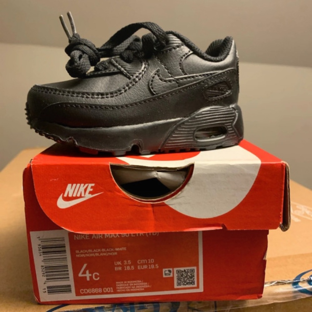 Nike Kids Black Leather Air Max Sneaker